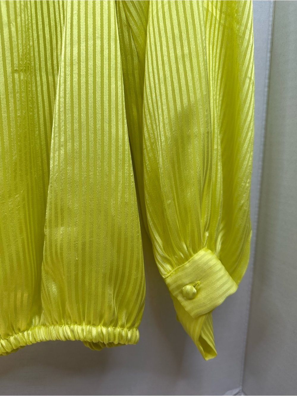 Vince Camuto Bright Yellow Pleated Tie-Hem Blouse, size medium, NWT - Picture 7 of 8
